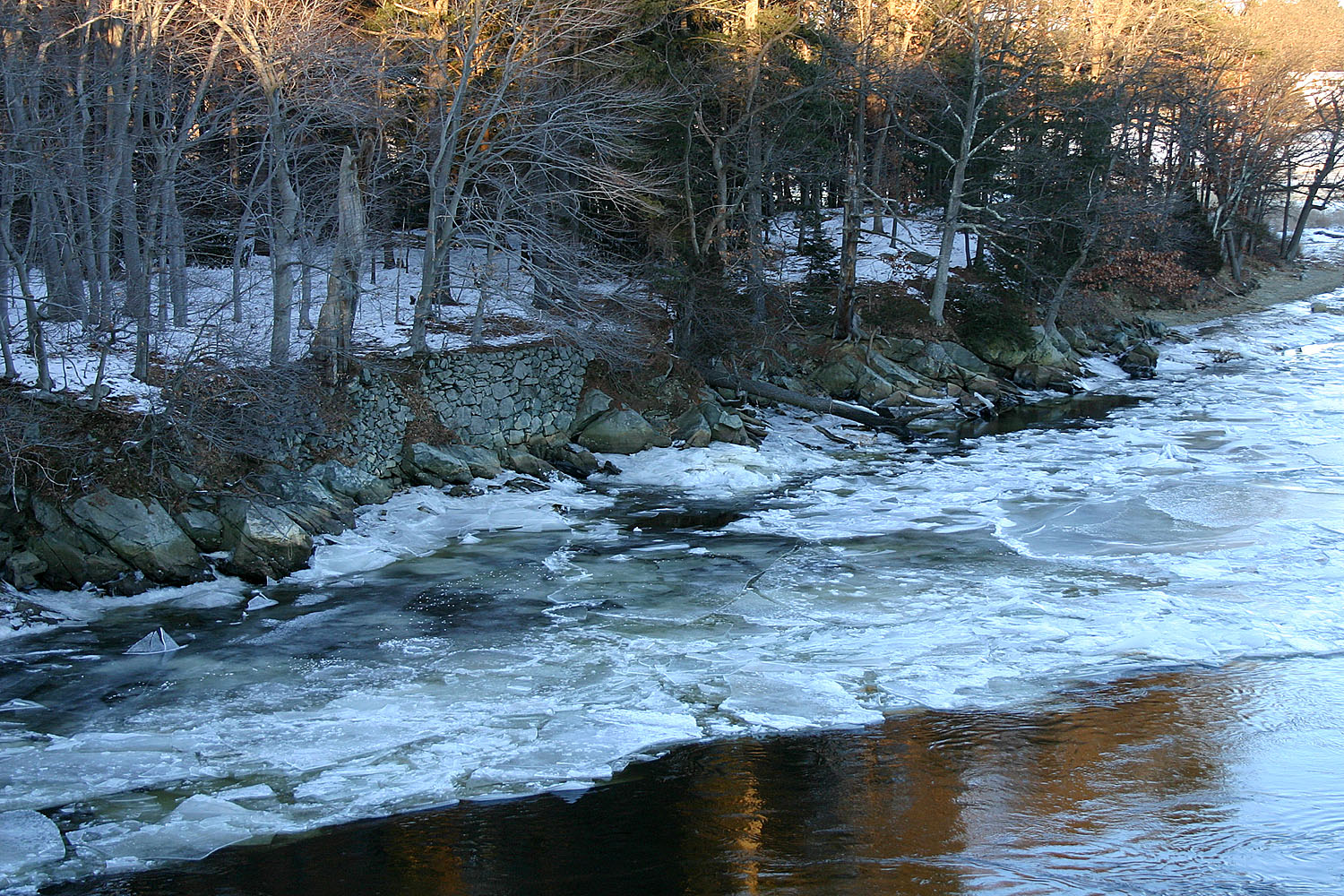 06_Merrimack_River_from_the_chain_bridge