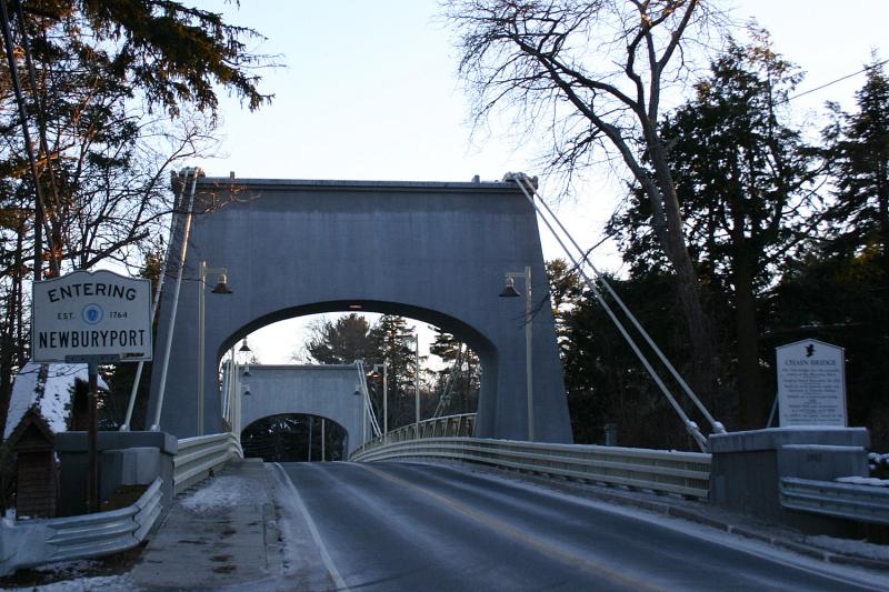 07_chain_bridge_over_the_Merrimack_River