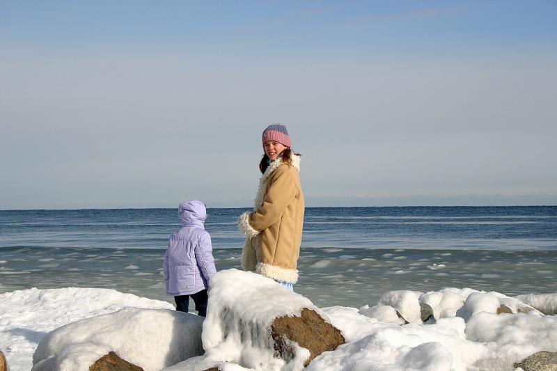 02_Rebecca_and_Kasey_at_Sandy_Point