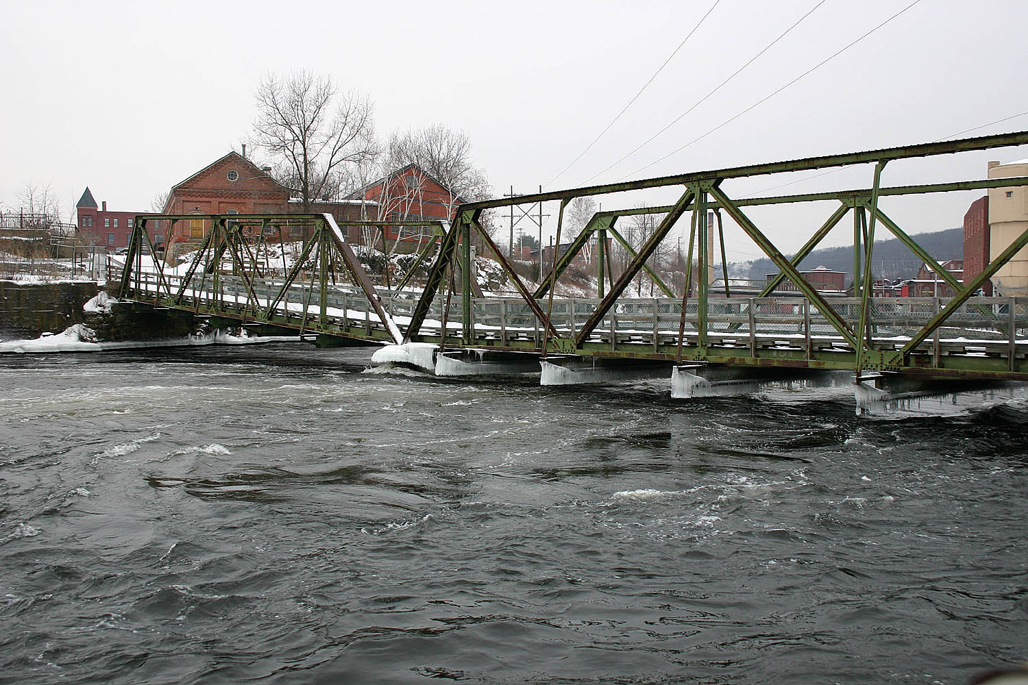 01_bridge_over_the_canal