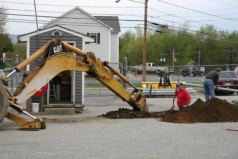 02 digging the trench