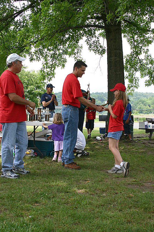 03 Rebecca receives her trophy