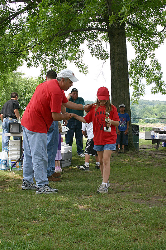 04 Rebecca with her trophy