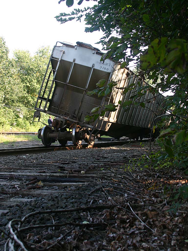 08 box car missing wheels