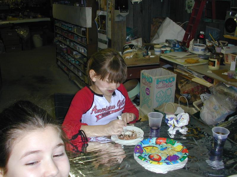 26_Rebecca_eating_cake