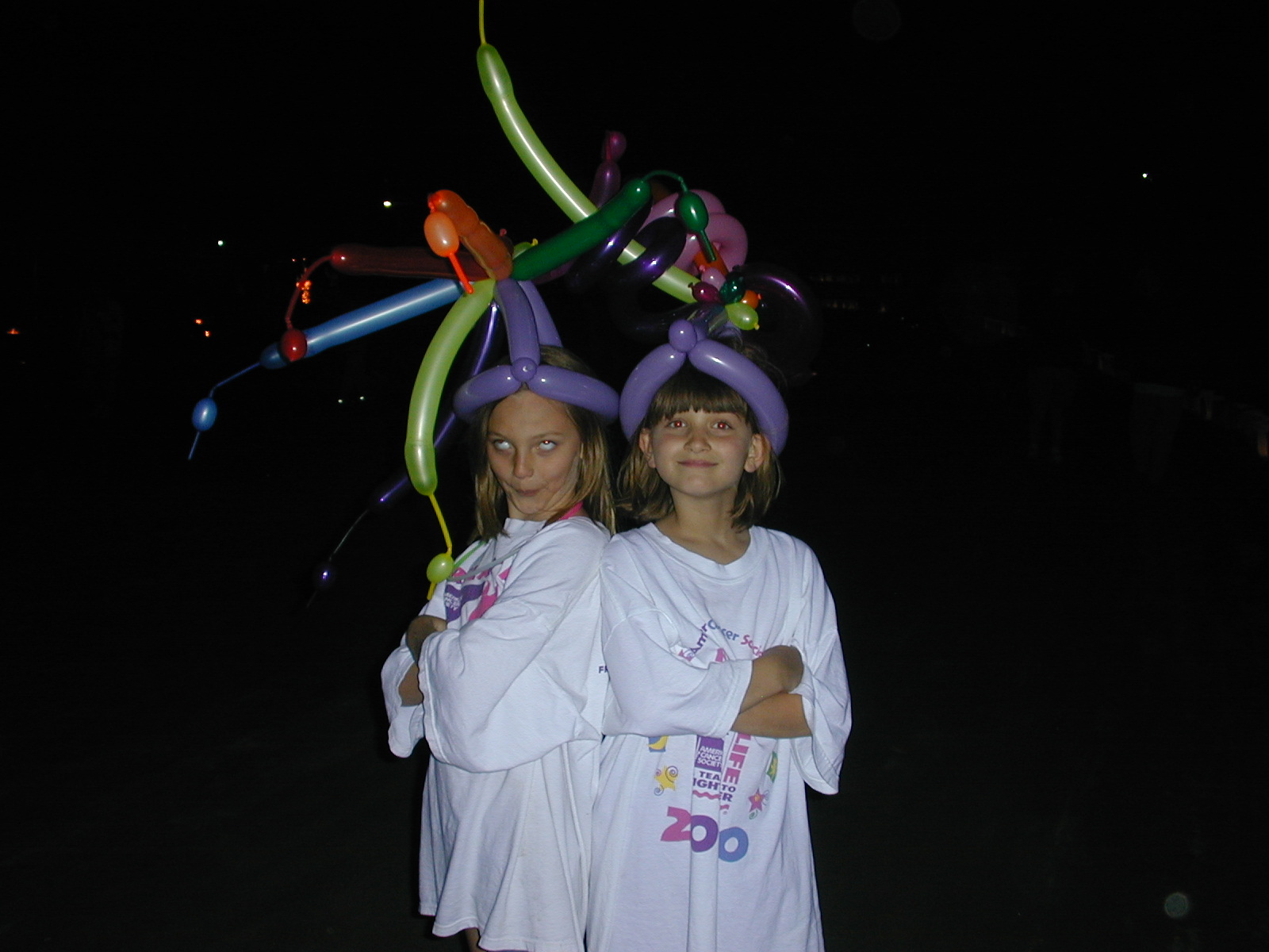 01_Anneliese_and_Rebecca_balloon_hats
