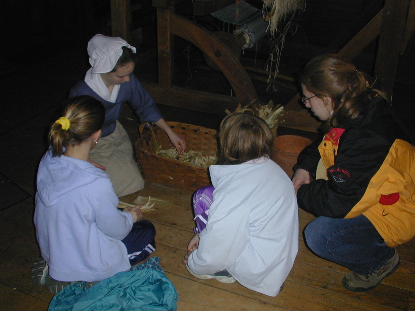 04_making_corn_husk_dolls