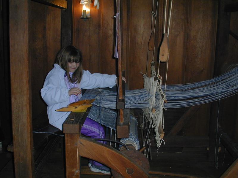 09_Rebecca_weaving