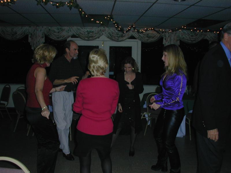 14_people_dancing