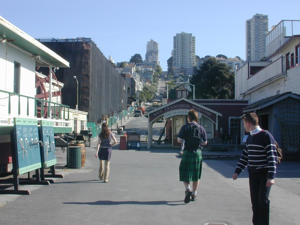 17 Lydna and Tom leaving Hyde St Pier