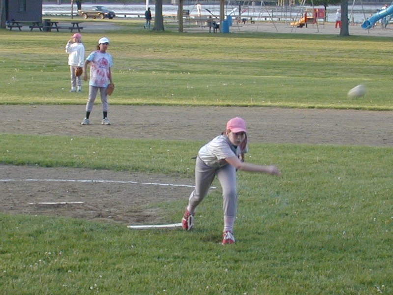 10 Kim pitching