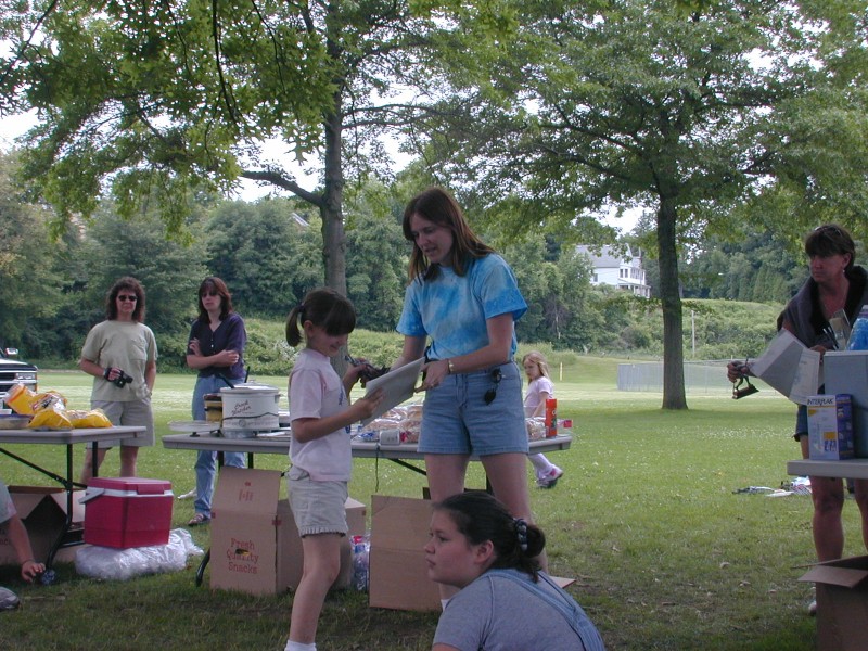 02 Rebecca receives her trophy and certificate