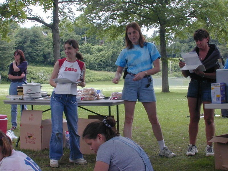 08 Sandi receives her trophy and certificate