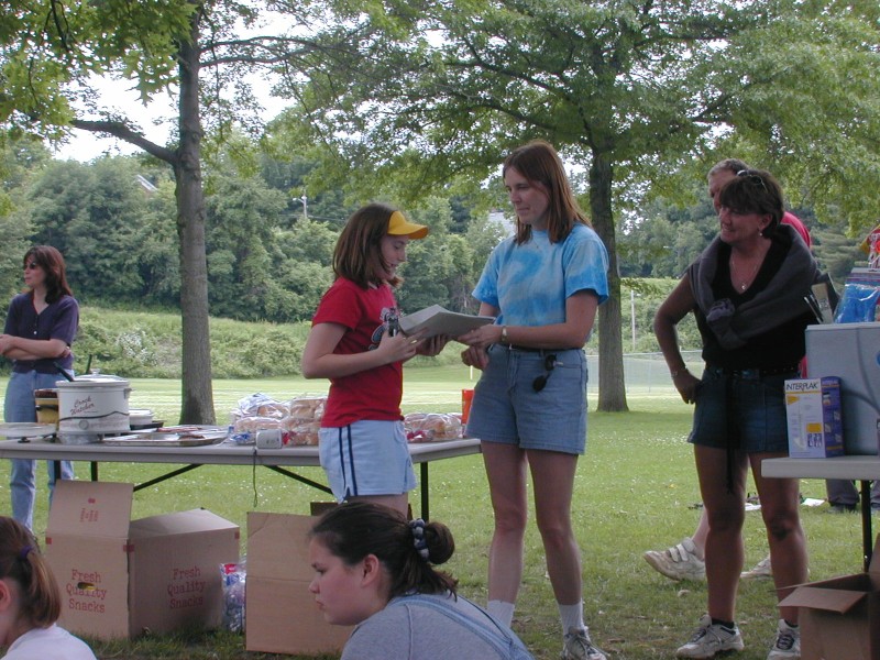 11 Kim receives her trophy and certificate