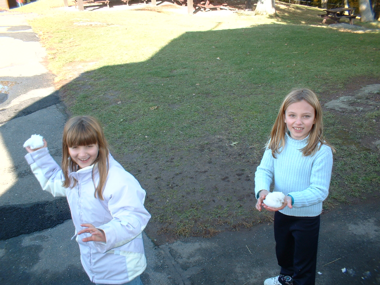 10_first_snowball_fight