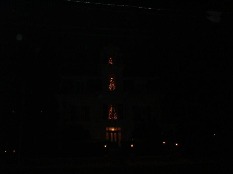 05_Newburyport_house_3_Christmas_trees