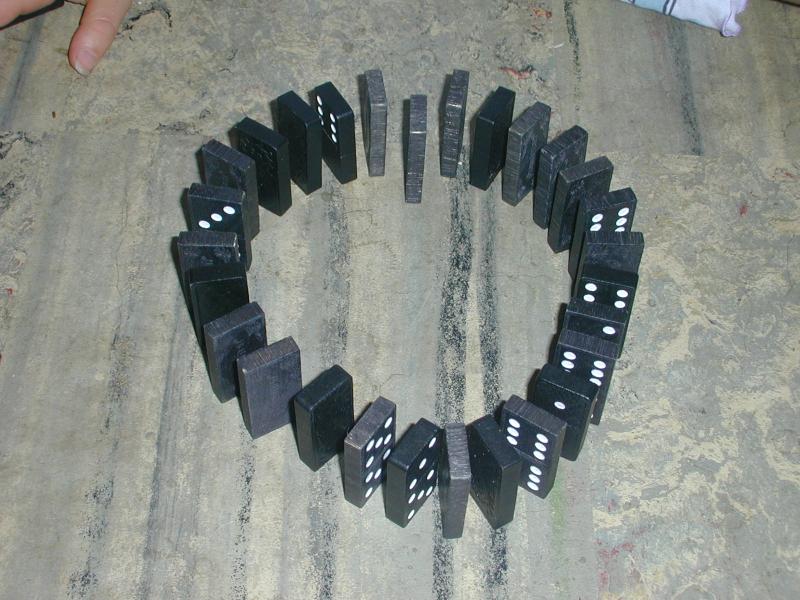 01_Dominos_Heart_Close