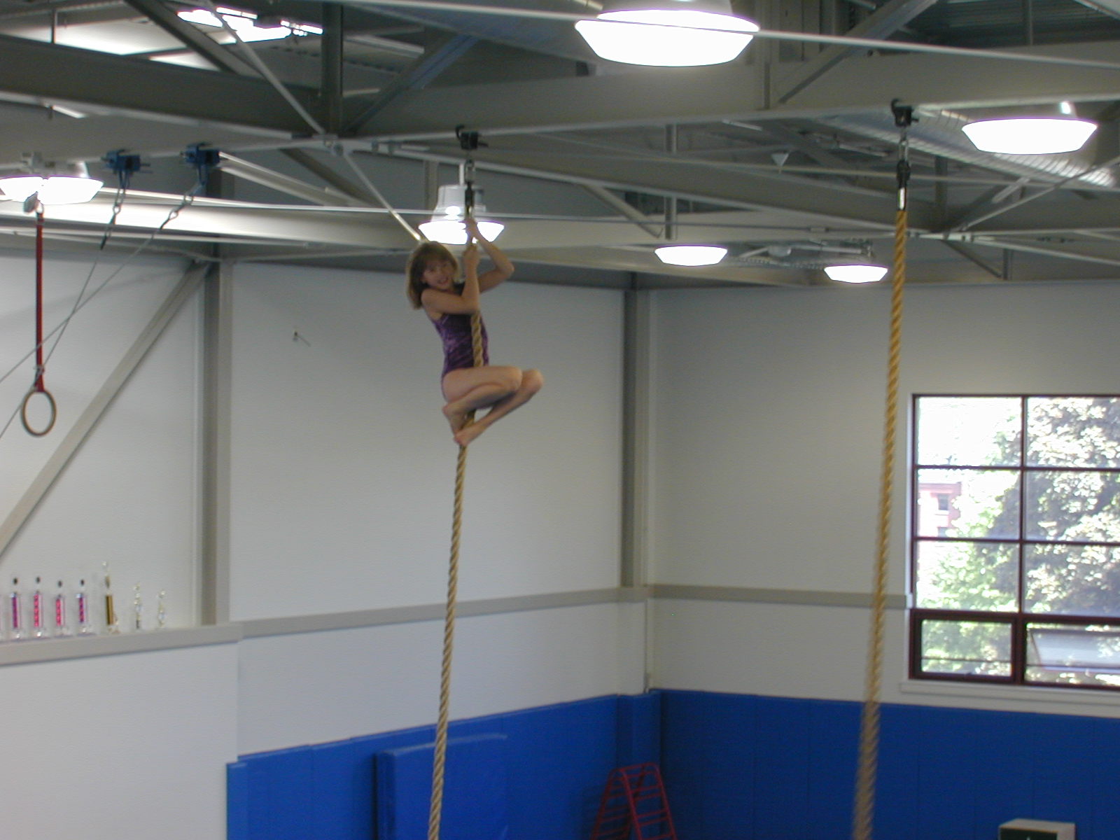 02_KaseyClimbingRope