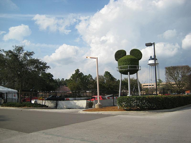 11_Mickey_Mouse_water_tower.jpg