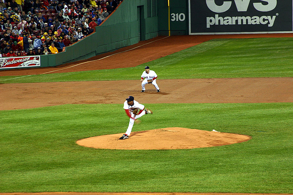 02_Buchholz_pitching.jpg