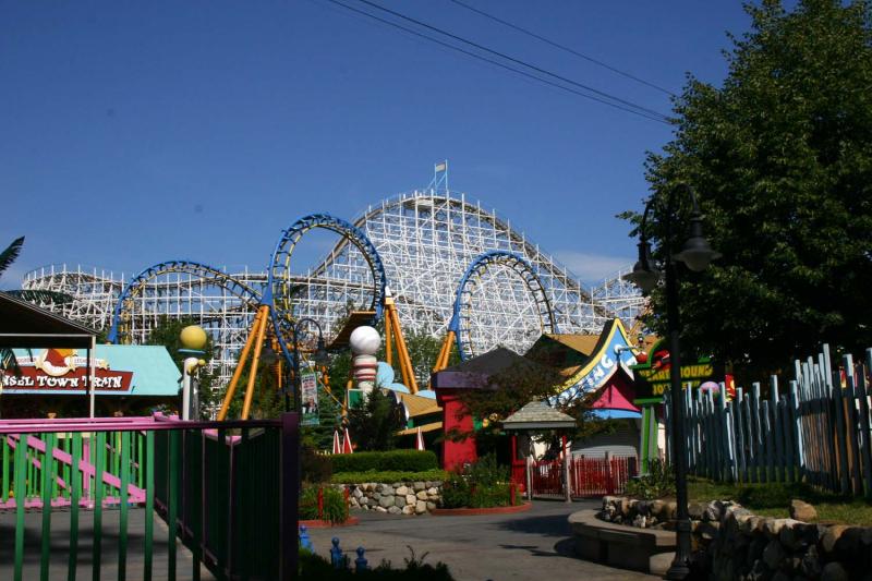 04 inside the park one hour before opening