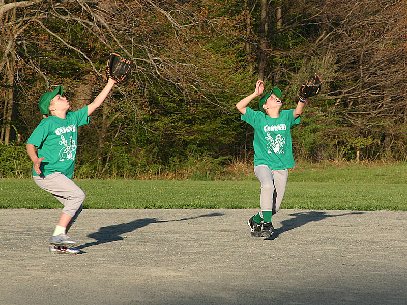 09 trying to catch the fly ball