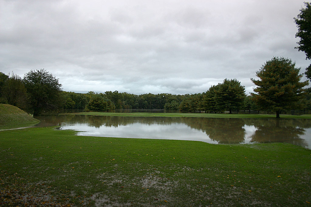 10 meadows golf course